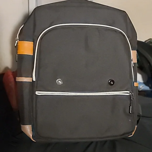 Backpack - Picture 7 of 8